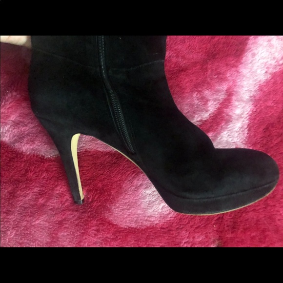 Vince Camuto 👢 - Picture 2 of 4